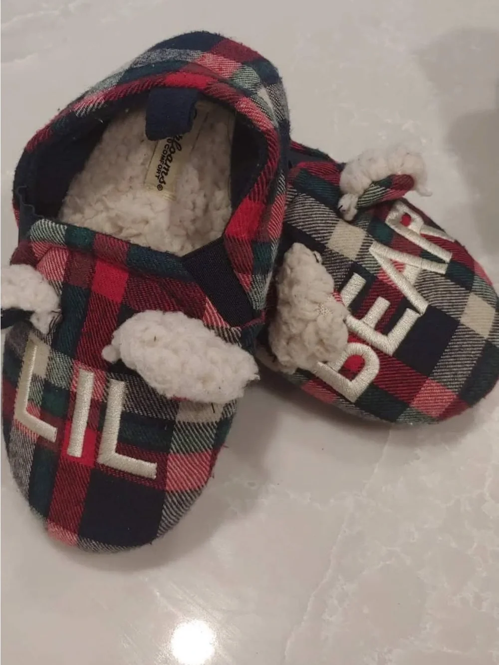 Dear foams Plaid 'Lil Bear' Kids Slippers - Red Navy Plaid